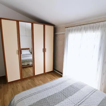 Charming With Terrace And Garden Moscenicka Draga