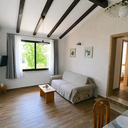 Charming With Terrace And Garden Holiday home *